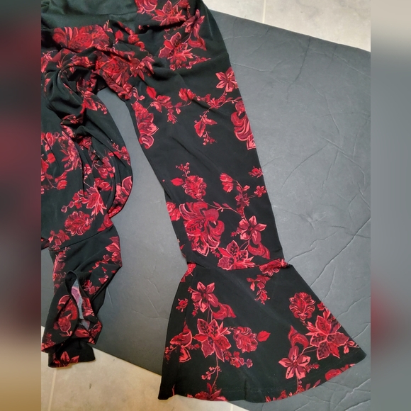 Connected Apparel Stretch Black/Burgundy/Red Long Flare Sleeve Shift Dress Sz 12 - Picture 9 of 10